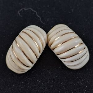 VTG 14K Yellow Gold & Ivory/Horn Post Earrings